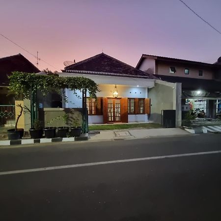 House Of Kadipaten Yogyakarta Extérieur photo